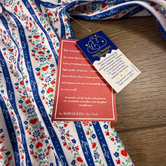 Lanz of Salzburg Girls Long-Sleeve Floral Hearts Classic Nightgown M 7/8 NWT - Picture 6 of 13